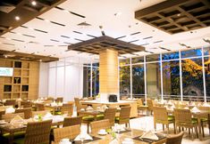 레스토랑 4 Ayola First Point Hotel Pekanbaru