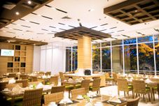 레스토랑 Ayola First Point Hotel Pekanbaru