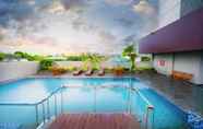 Swimming Pool 5 Ayola First Point Hotel Pekanbaru