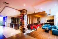 Bar, Cafe and Lounge Ayola First Point Hotel Pekanbaru