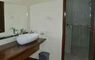 In-room Bathroom 7 ION Villa