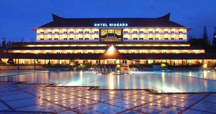 Luar Bangunan Niagara Hotel Lake Toba & Resorts