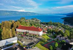 Exterior 3 Niagara Hotel Lake Toba & Resorts