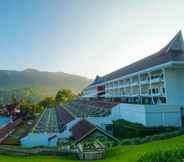 Exterior 4 Niagara Hotel Lake Toba & Resorts