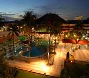 Kolam Renang 2 Hotel Kapuas Palace