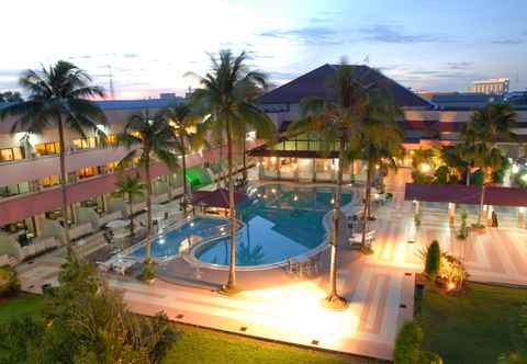 Kolam Renang Hotel Kapuas Palace
