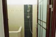 In-room Bathroom GoldenPark Homestay Batu Syariah