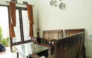 Lobi 6 GoldenPark Homestay Batu Syariah