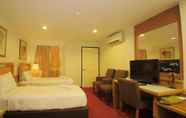 Kamar Tidur 3 Khalifa Suites Hotel & Apartment