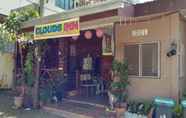 Bangunan 5 Clouds Inn