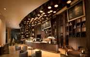 Bar, Cafe and Lounge 3 DoubleTree by Hilton Jakarta - Diponegoro