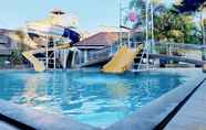 Kolam Renang 3 BL Resort and Hotel