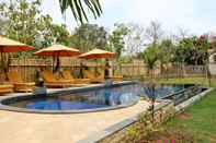 Kolam Renang Dream Beach Cottages