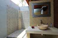 Phòng tắm bên trong Dream Beach Cottages