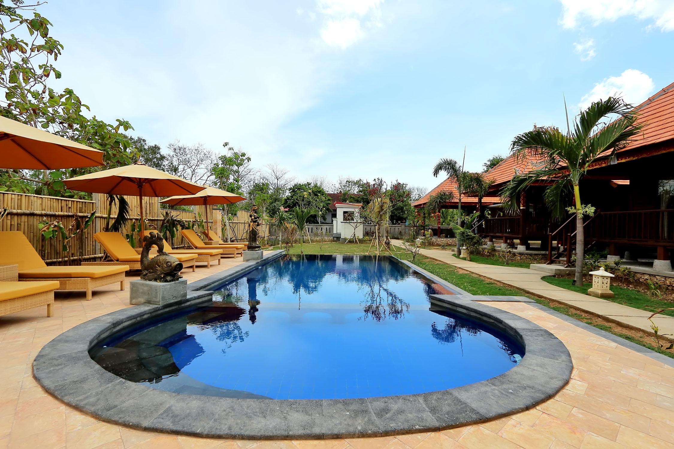 Kolam Renang 2 Dream Beach Cottages