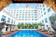 สระว่ายน้ำ Mida Grande Hotel Dhavaravati, Nakhon Pathom