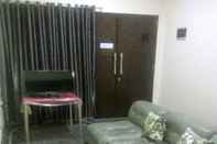 Lobi Spacious Room in across Omni International Hospital