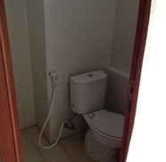 Toilet Kamar 4 Studio Room at Apartemen Green Lakeview (AD)