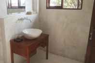 Toilet Kamar 2 Ping Pool Villas Combined 