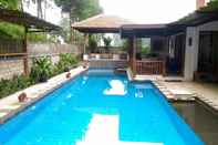 Kolam Renang Rumah Sora Resort & Villa