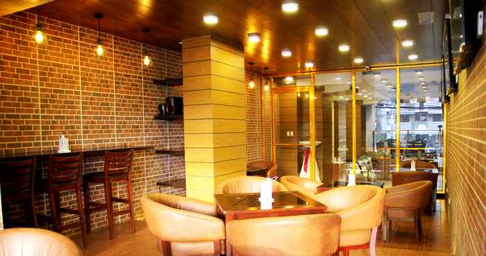 Bar, Kafe dan Lounge Azzurro Hotel