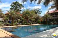 Swimming Pool Chom View Resort