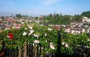 Atraksi di Area Sekitar 5 A Place Amongst Green Pines at Bandung Cipaku Hill