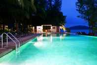 สระว่ายน้ำ  Centara Chaan Talay Resort & Villas Trat