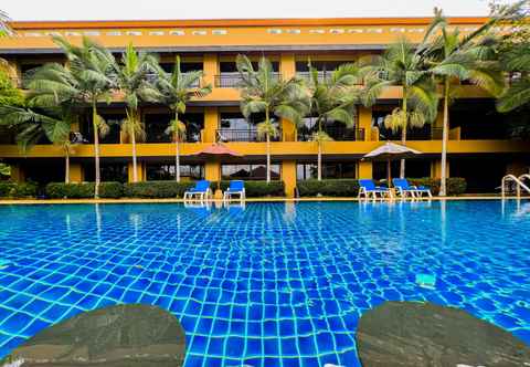 Swimming Pool Naiyang Beach Hotel