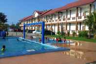 Kolam Renang Home Beach Village Resort