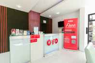 Lobi OYO 412 7 Days Hotel