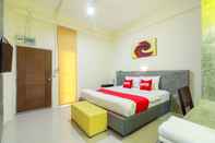 Bedroom OYO 412 7 Days Hotel