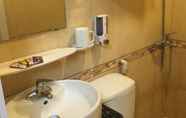 In-room Bathroom 6 Saigon Pearl Hotel - Kim Lien