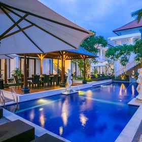 Swimming Pool 1 The Diana Suite Hotel, TRAC Office Bali ホテル