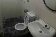 Toilet Kamar Seaside Guest House 