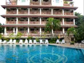 Kolam Renang 4 Boss Suites Pattaya