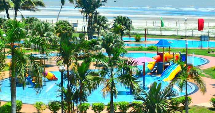 Kolam Renang De Rhu Beach Resort