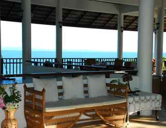 Lobby 2 Kooncharaburi Grand Bay Resort