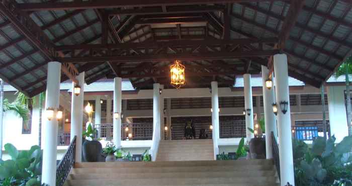 ล็อบบี้ Kooncharaburi Grand Bay Resort