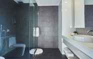 Phòng tắm bên trong 5 Serenity Hotel & Spa Onsen Kabinburi