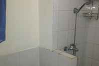 Toilet Kamar Comfort Room at Jardin Apartment (C1A)