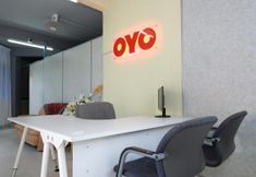 로비 7 Riverside Greenery Inn