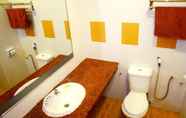 Toilet Kamar 6 City Times Hotel