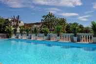 สระว่ายน้ำ Verano Hotel