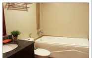 In-room Bathroom 5 V-Studio Hotel Apartment 3