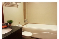 In-room Bathroom V-Studio Hotel Apartment 3