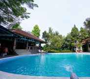 Swimming Pool 4 Kampung Wisata Cinangneng