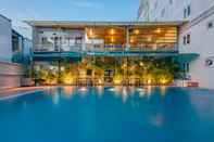 สระว่ายน้ำ Holiday Hotel Phu Quoc