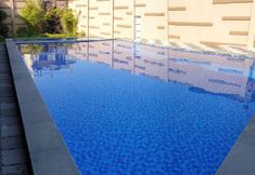Swimming Pool 4 Hotel Larissa Ciamis