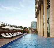 Swimming Pool 2 Fraser Residence Menteng Jakarta